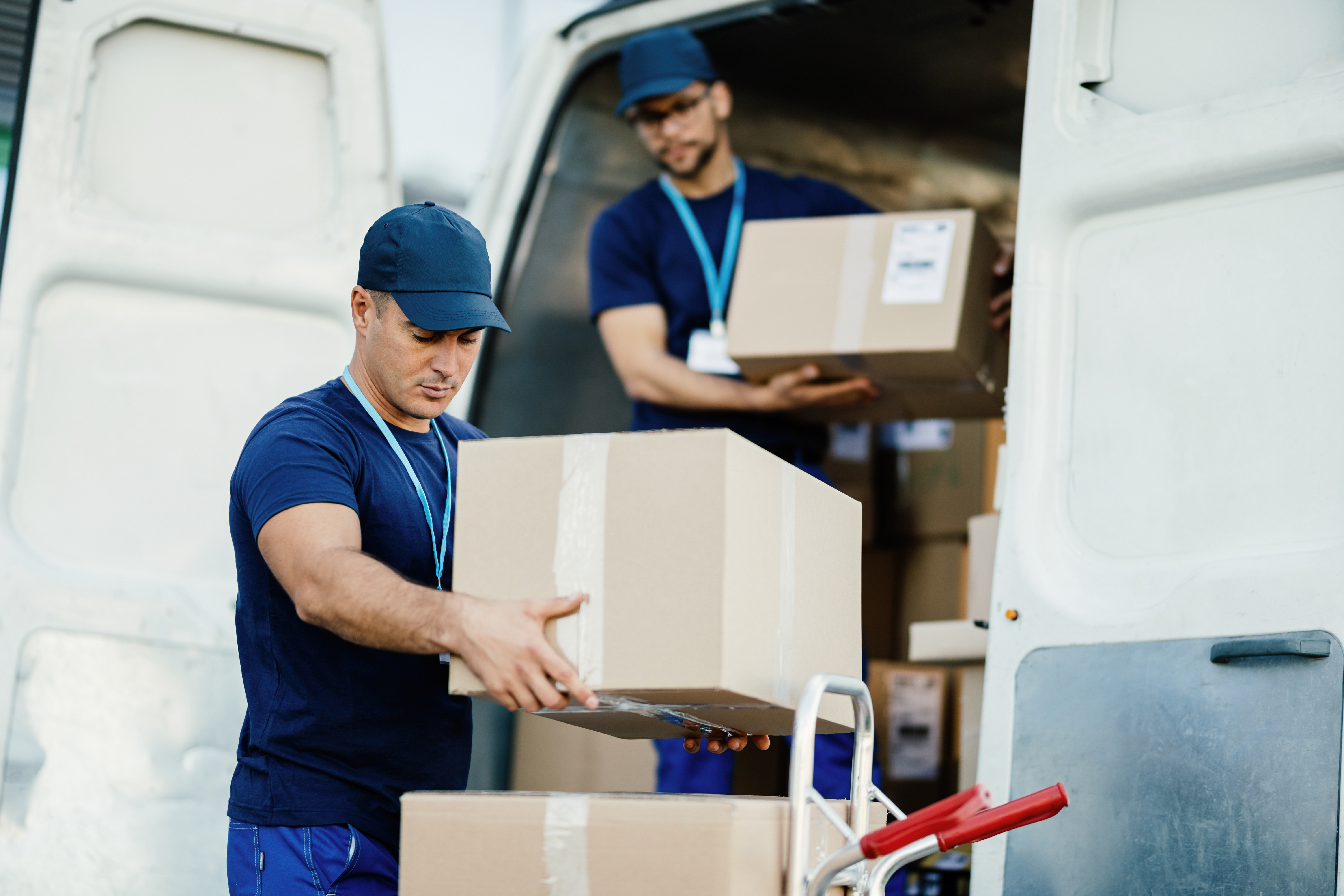 Unlocking Efficiency: The Power of Small Shipments in Internal Shipping Companies